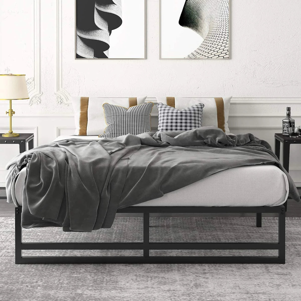 Queen Size Black Metal Platform Bed Frame U7390