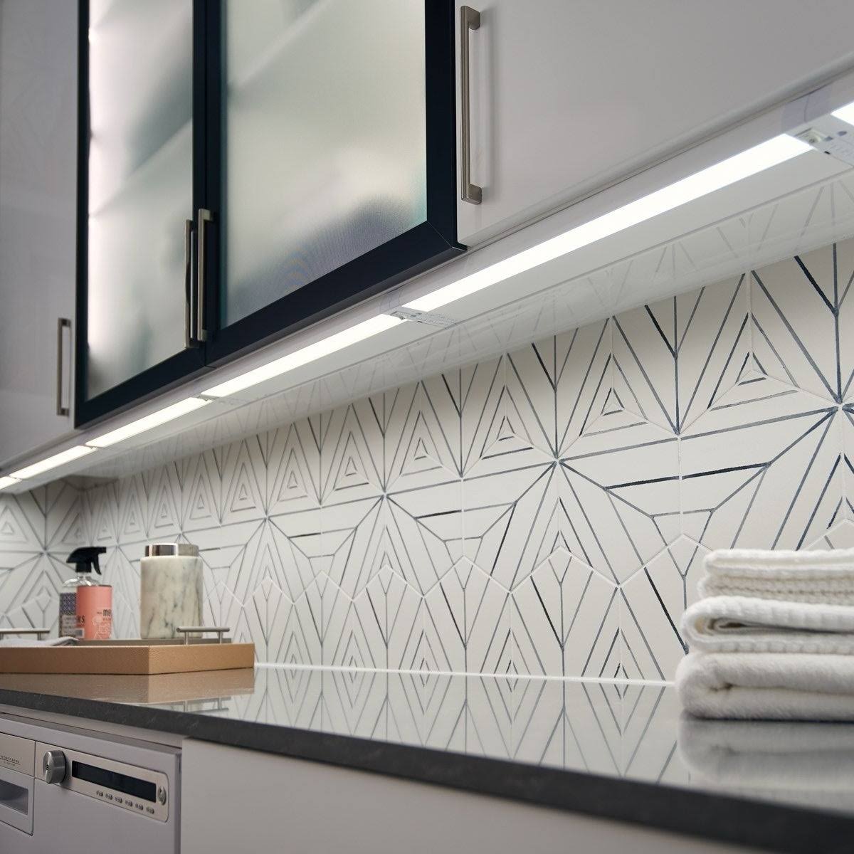Under Cabinet LED Light C555