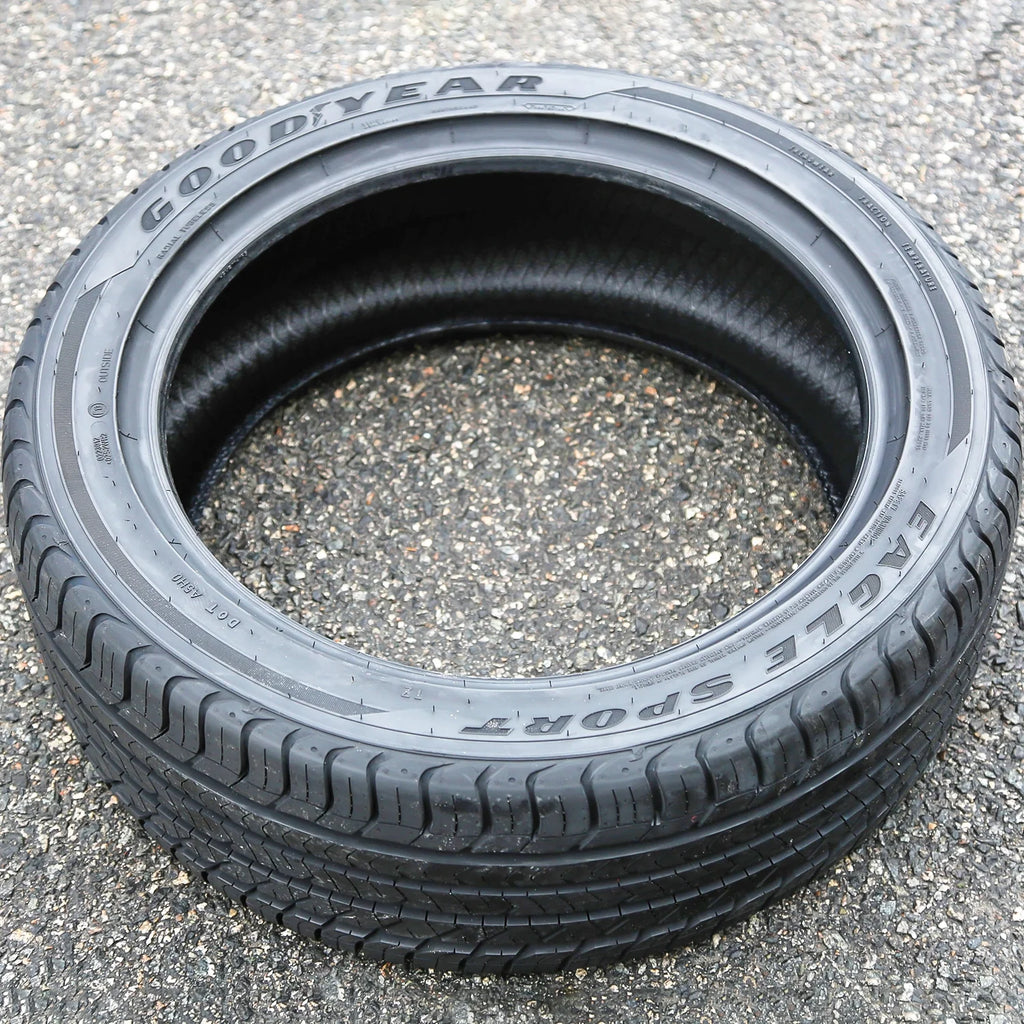 High Performance Tire 225/40R18 92Y U162755