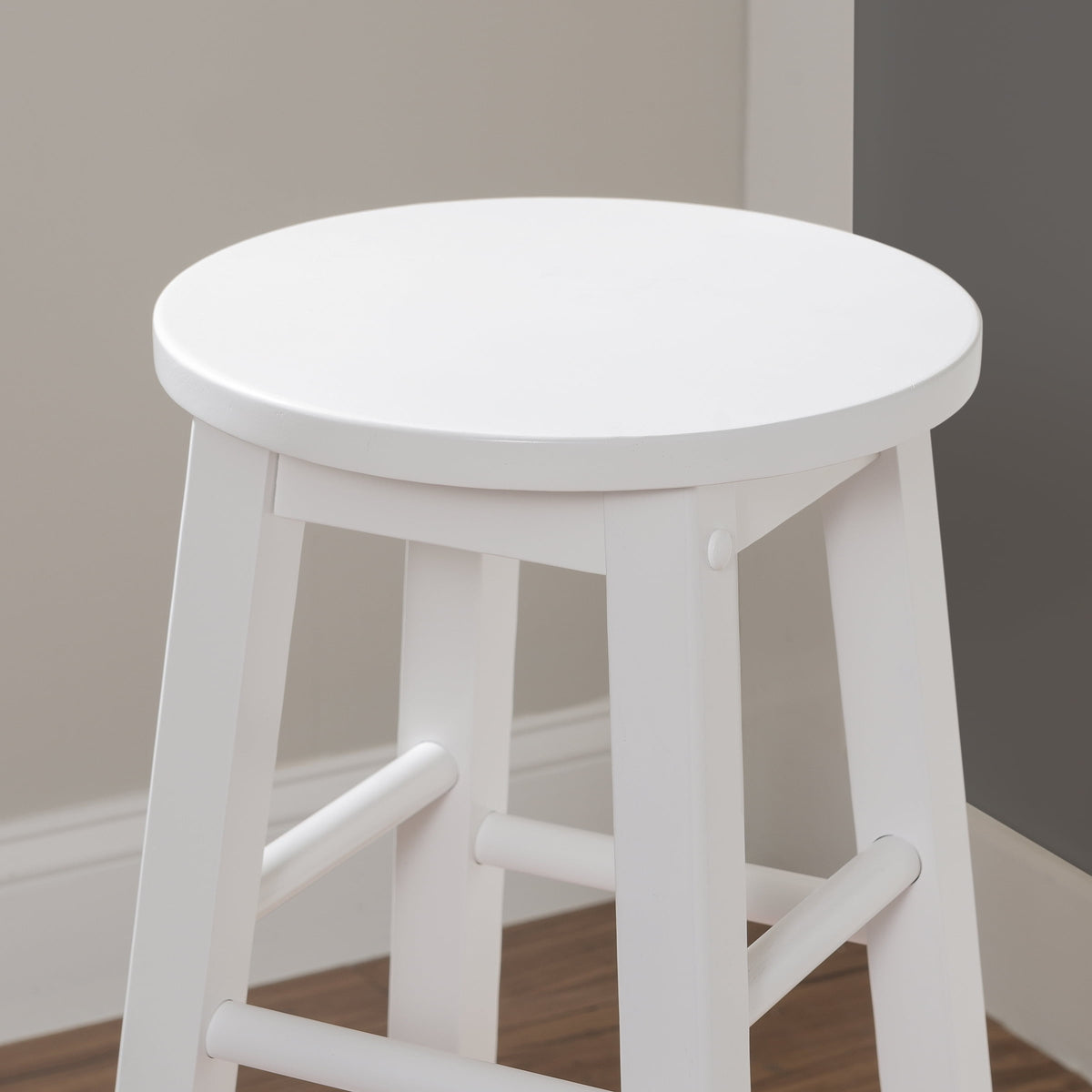 White Wood Bar Stool D719