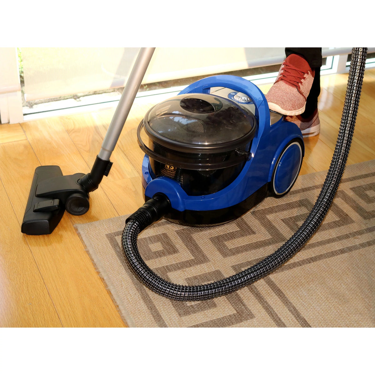 Water Filtration Bagless Canister Vacuum Cleaner R6766
