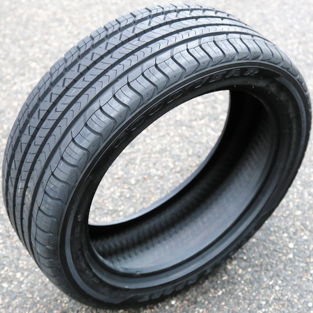 High Performance Tire 225/40R18 92Y U162755