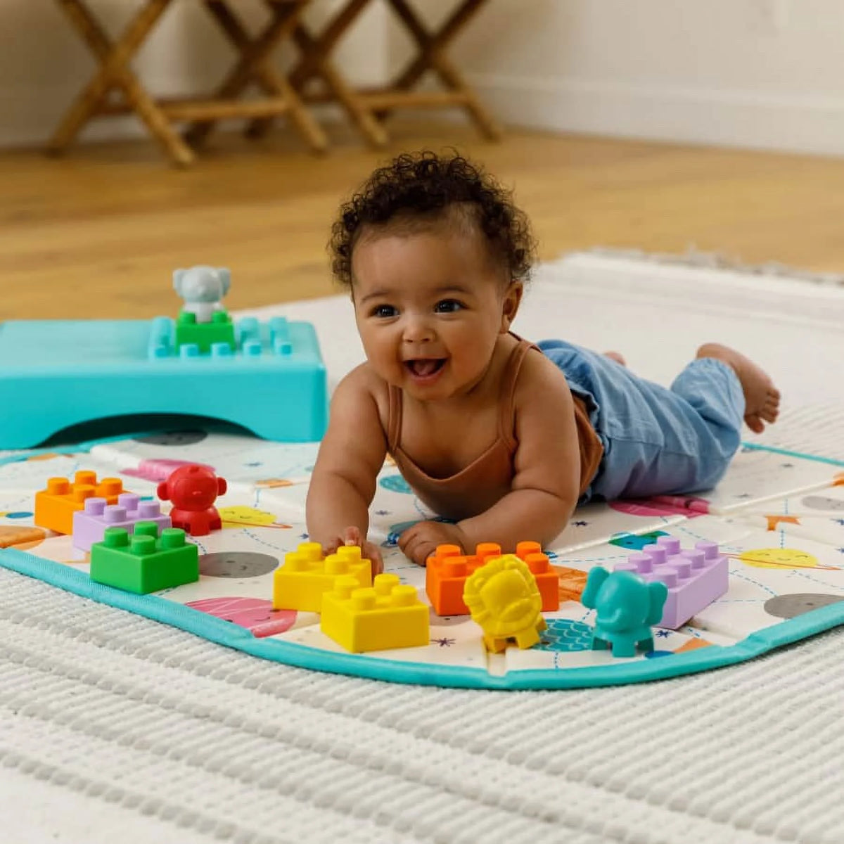 14-Piece Multicolor Building Blocks Activity Station Q3209
