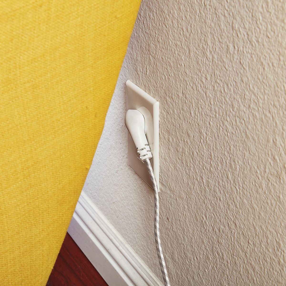 16/2 Gauge Flat Plug Braided Indoor Extension Cord O28252