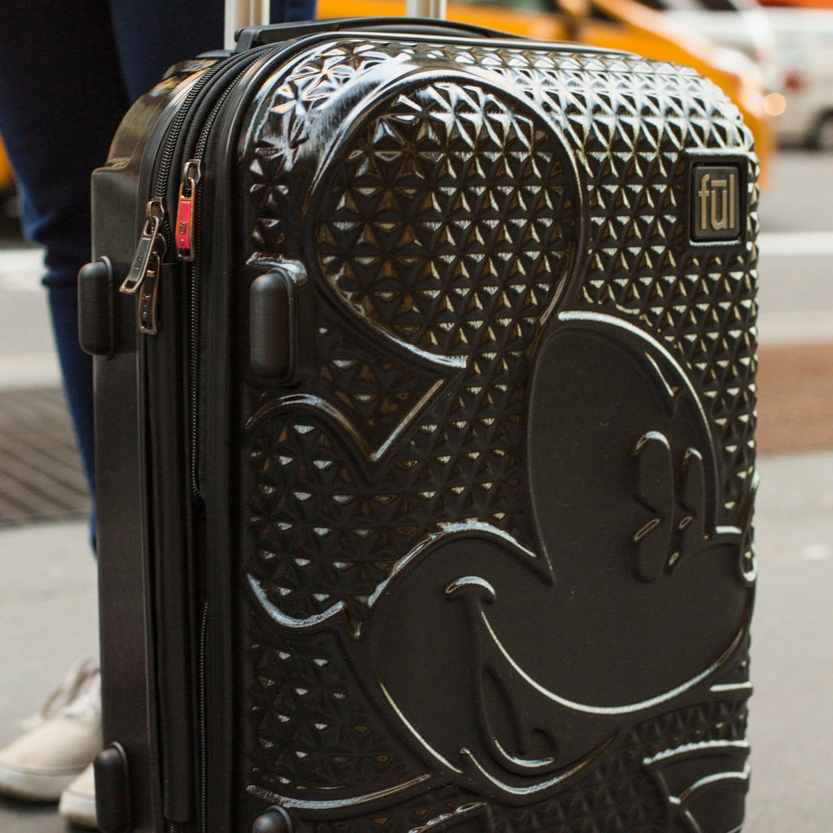 Black 25in Hardsided Rolling Luggage K244049